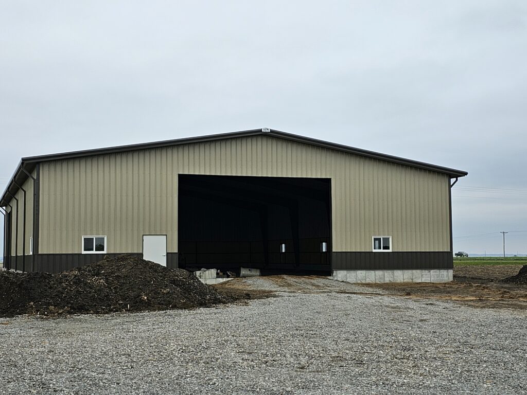 80'x120'x20' custom farm storage building in iowa from topline steel buildings